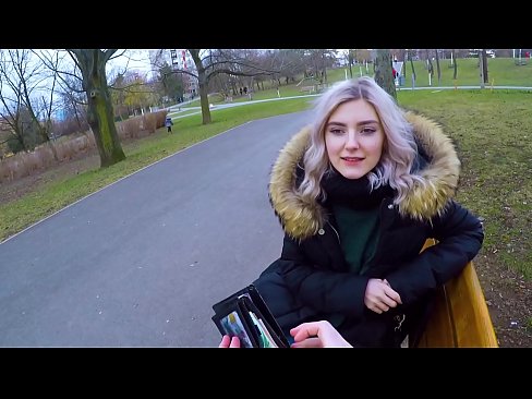 ❤️ Gleypir heitt ásamt ókunnugra fyrir peninga - blástur í garðinum eftir Evu Elfie ❤️ Klám vk hjá okkur ❌